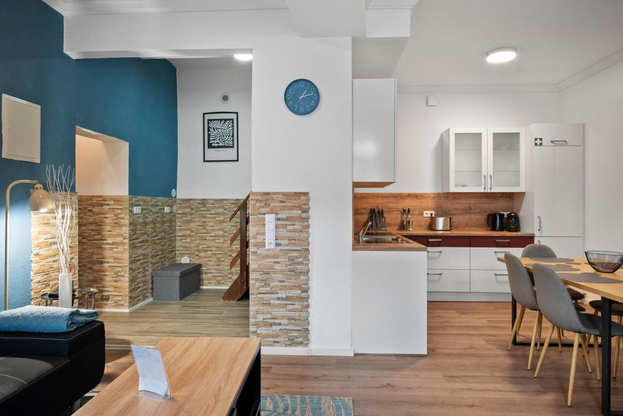 Backhome: Castle-view With Smart Tv And Laundry Ludwigsburg