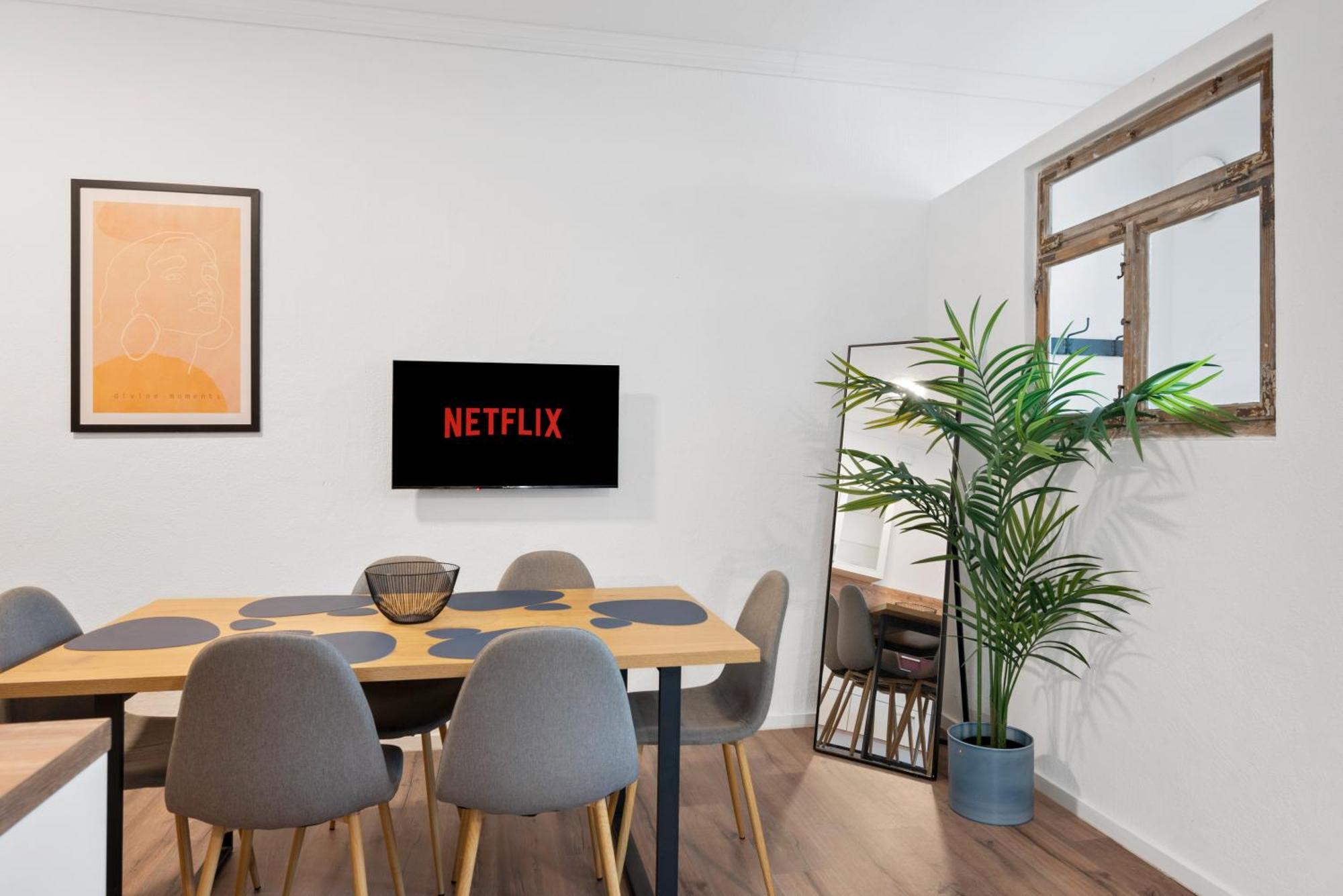 Backhome: Castle-view With Smart Tv And Laundry Ludwigsburg